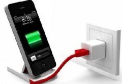 這8種最傷手機的充電方式你犯了嗎？